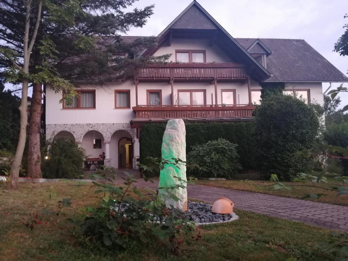Pension Arkadenhof Fürstenfeld Extérieur photo