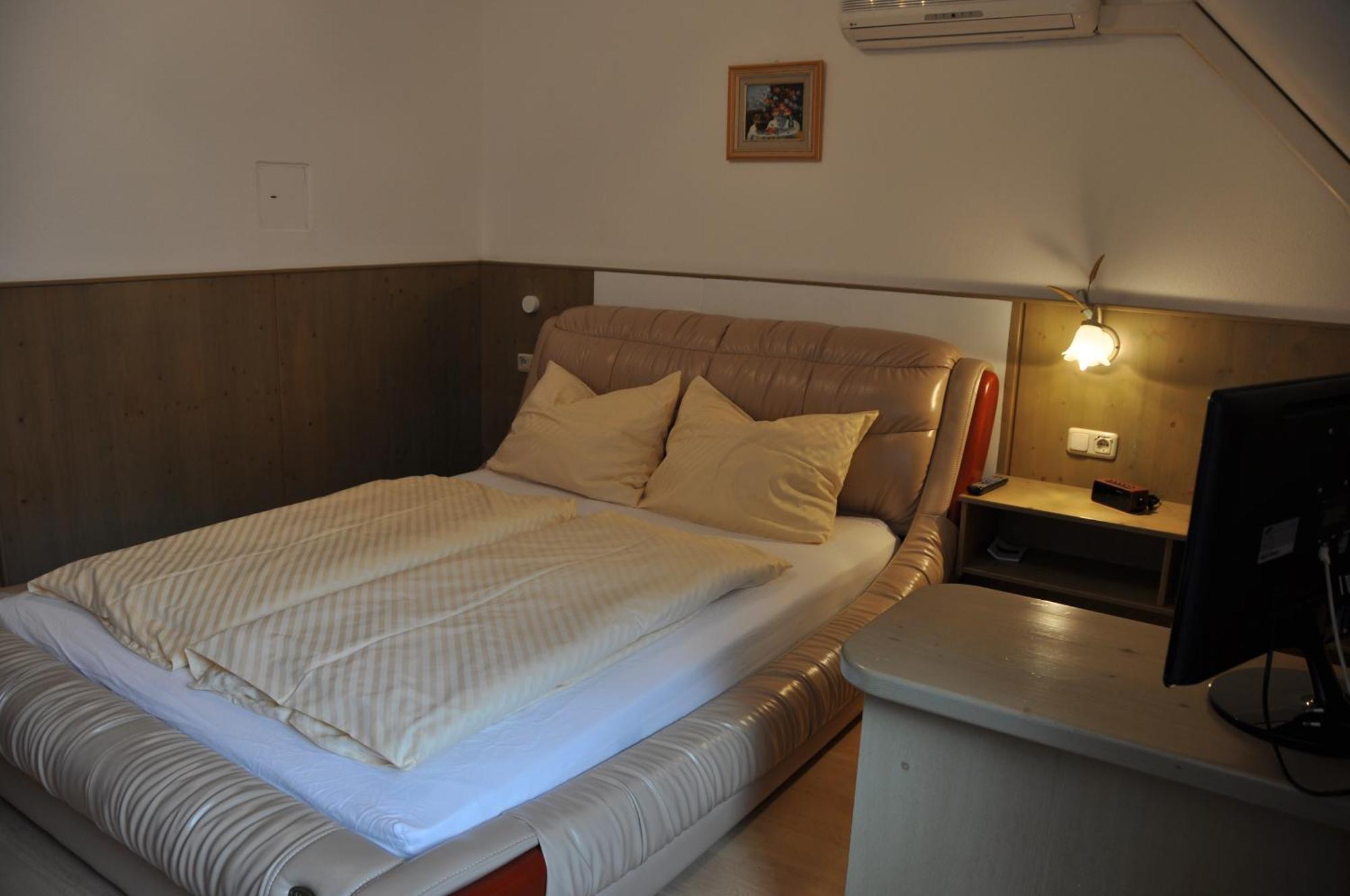 Pension Arkadenhof Fürstenfeld Extérieur photo